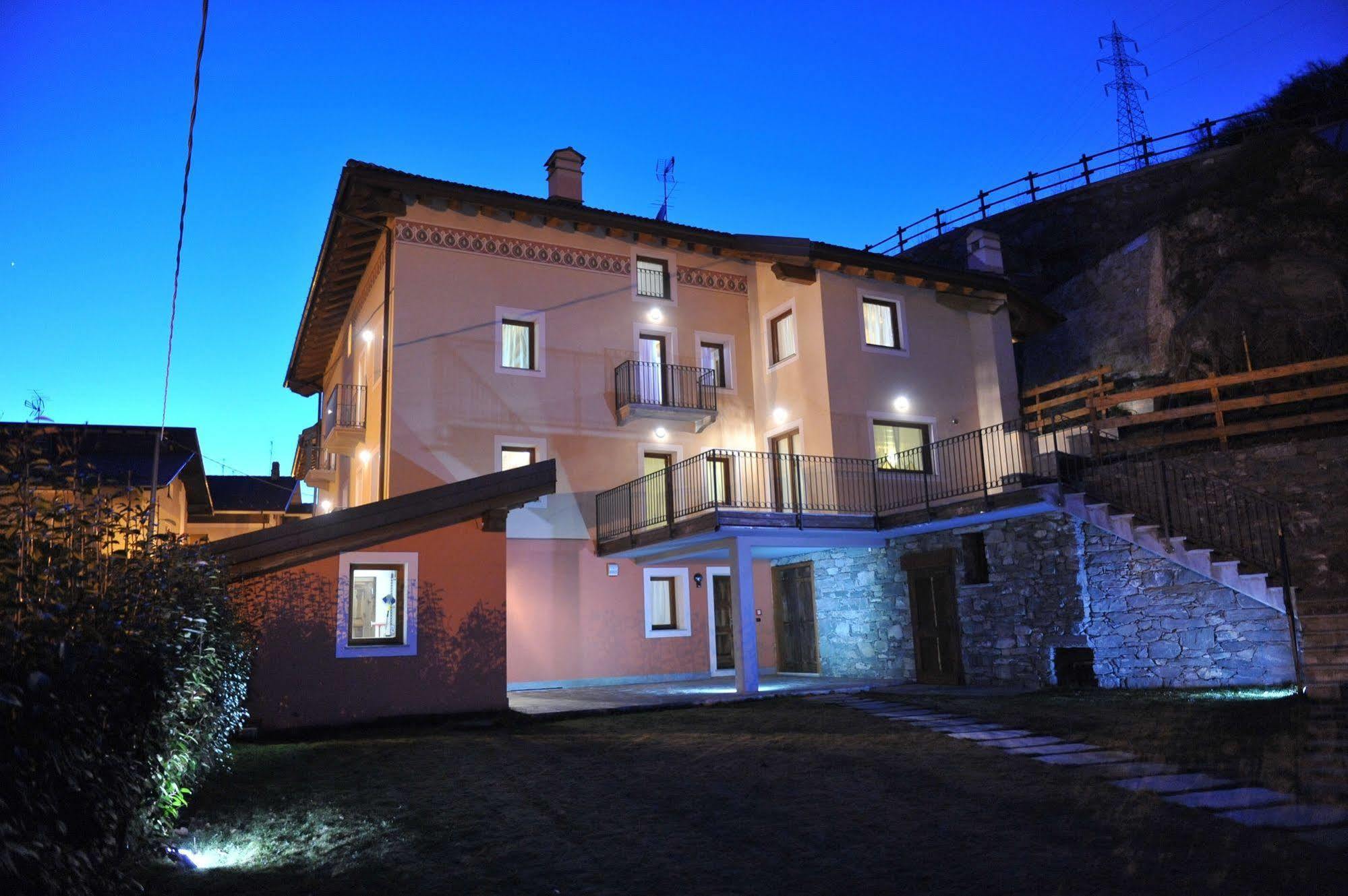 Villa Au Berceau Du Bien-Etre Chambave Exterior foto